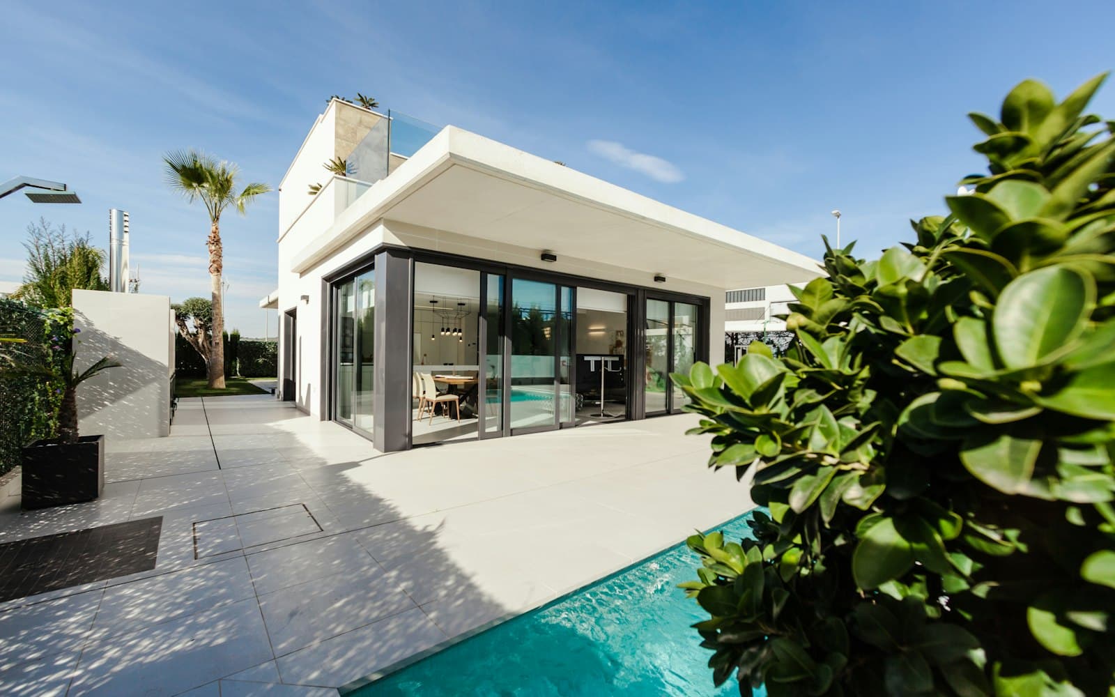 Villa mediterránea con piscina, de la cartera de Brújula Inmobiliaria
